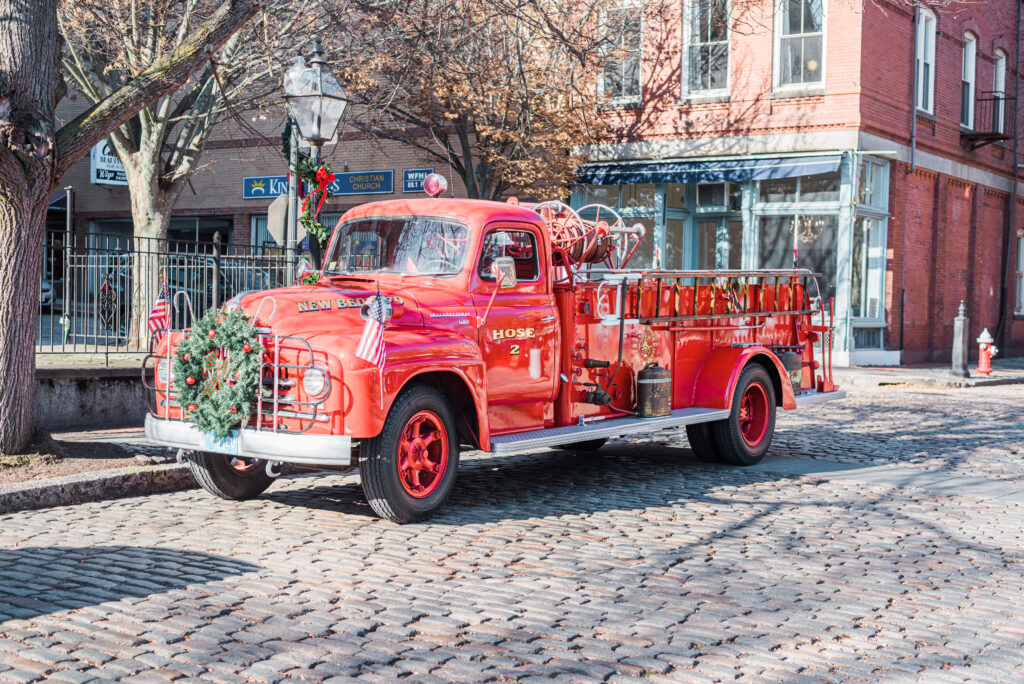 Downtown New Bedford's Holiday Stroll 2021 Downtown New Bedford, Inc.